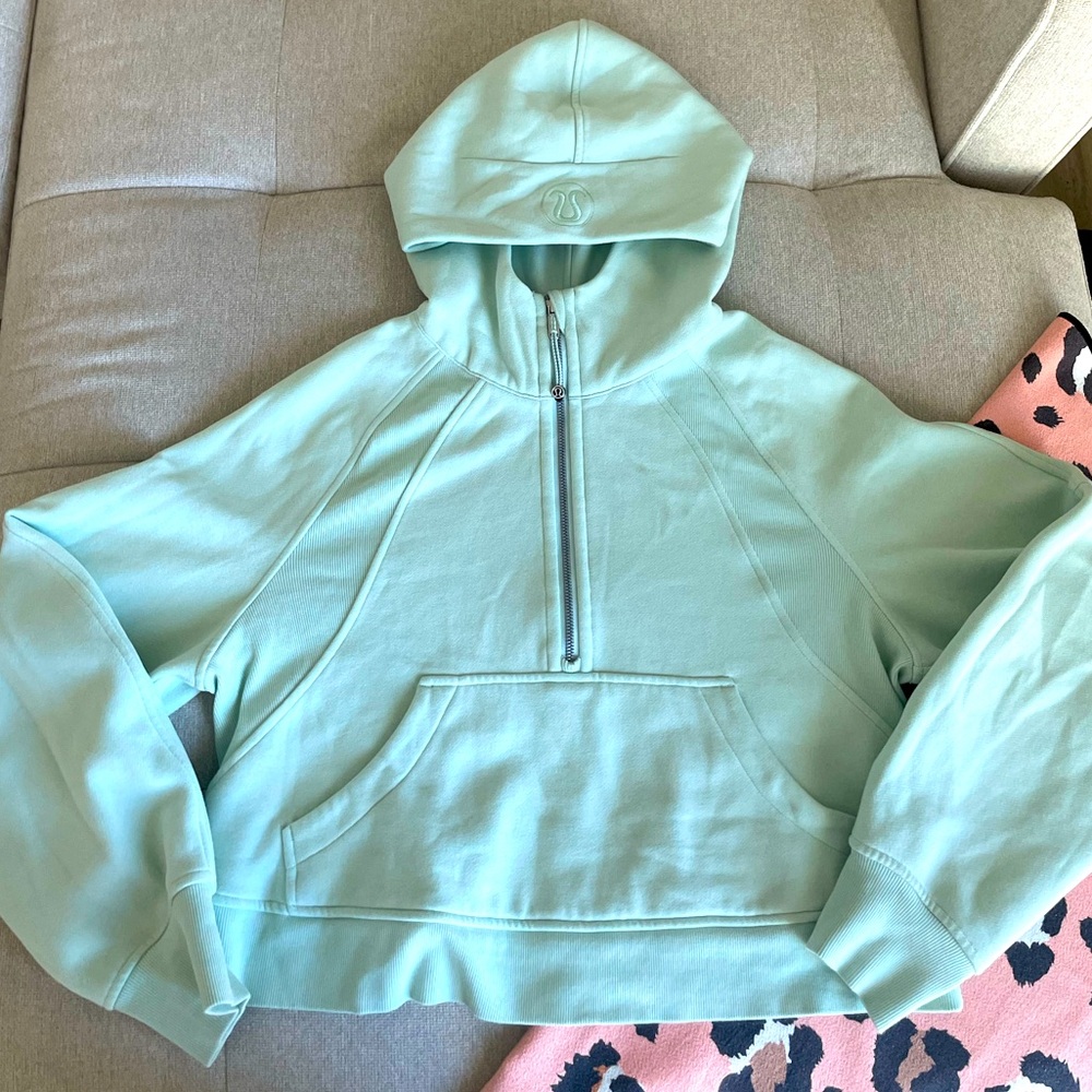 Lululemon cropped hoodie